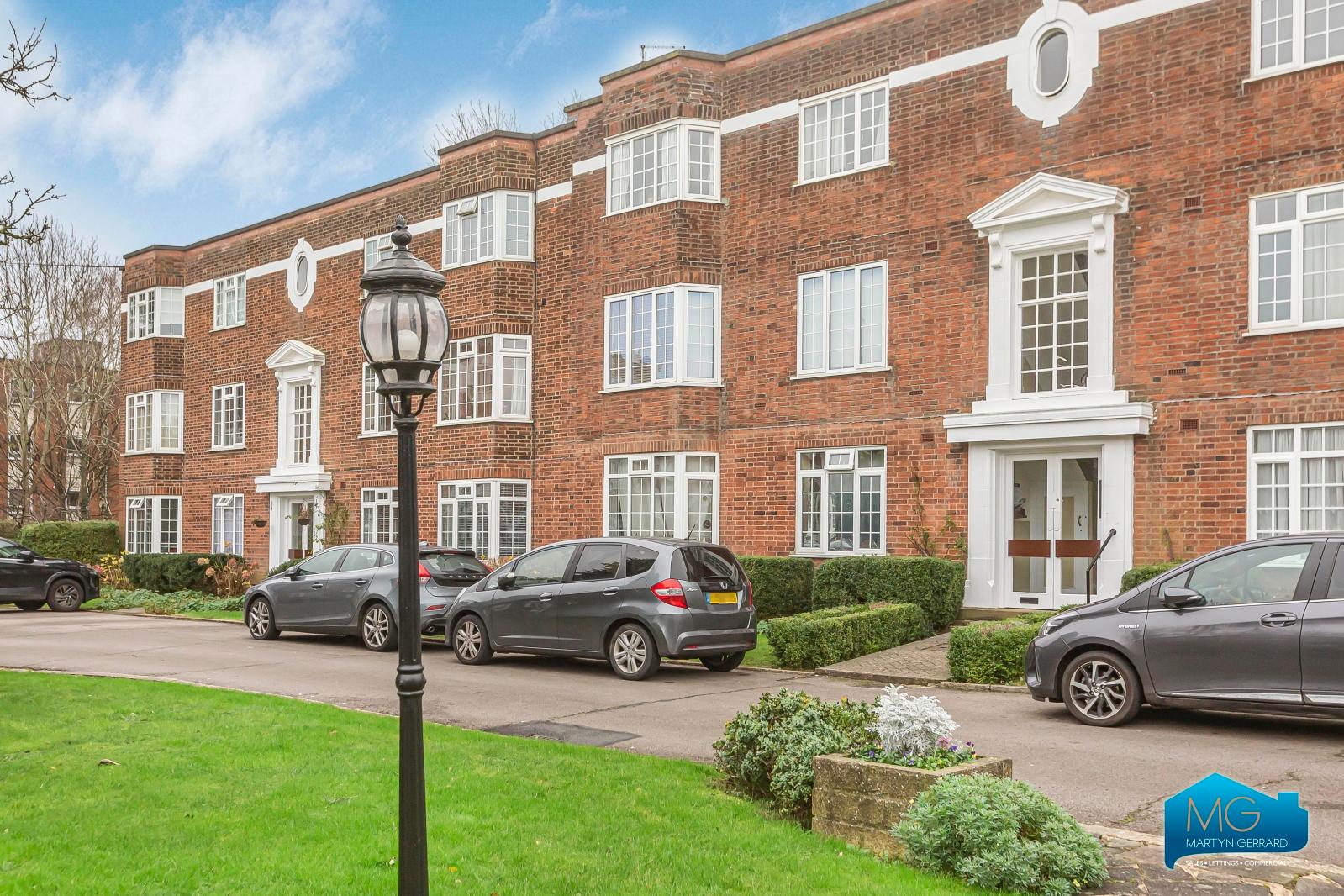 2 bedroom Apartment to rent - Martyn Gerrard