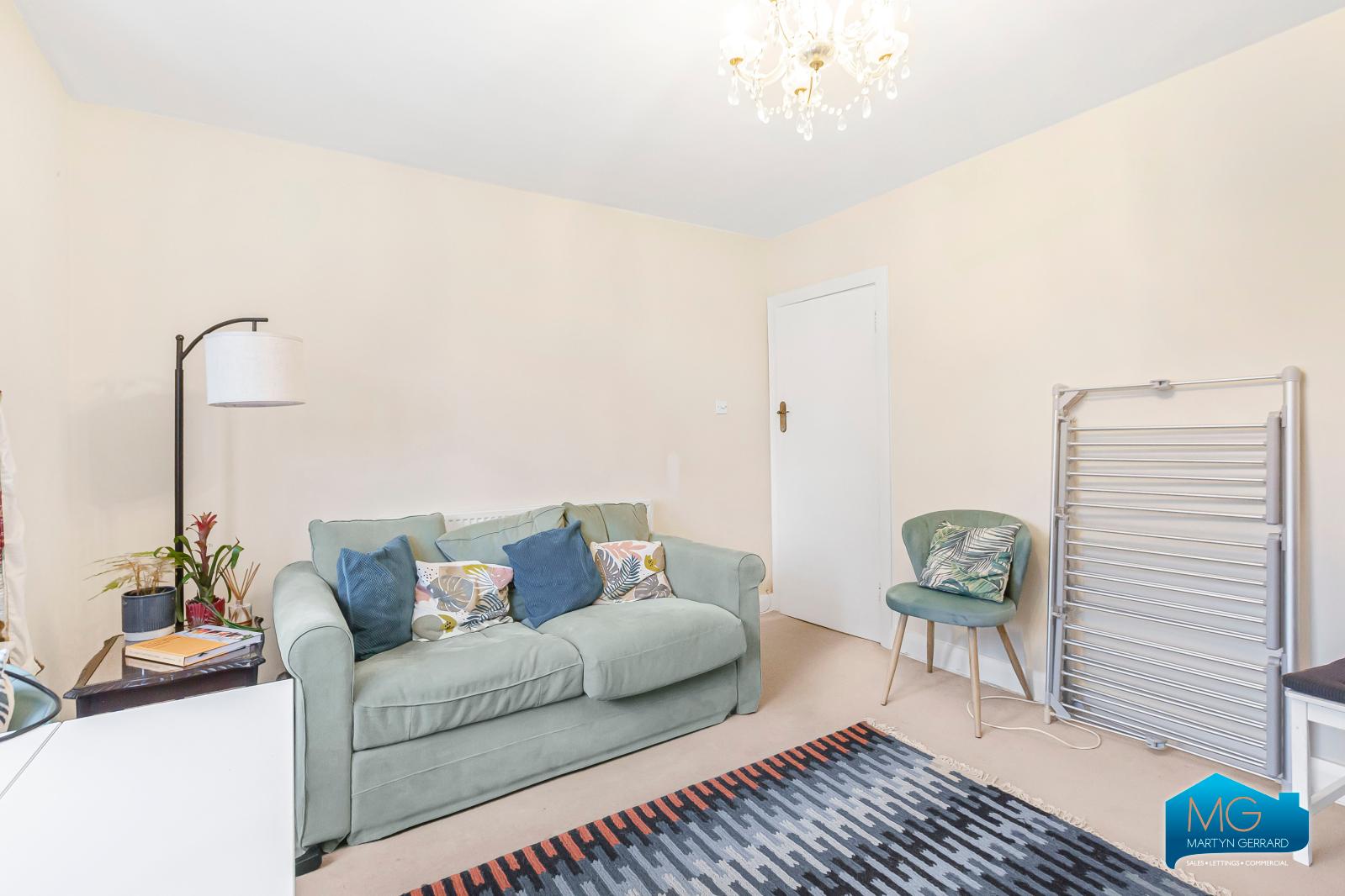 2 bedroom Apartment to rent - Martyn Gerrard