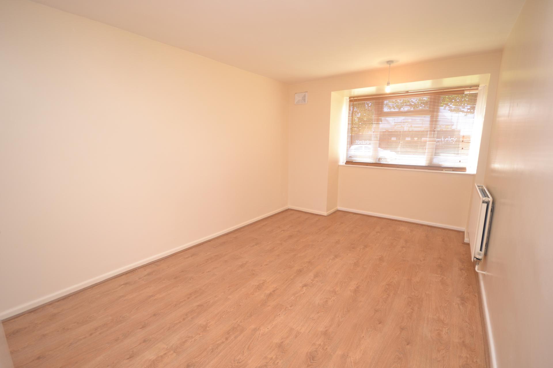 2 bedroom Ground Floor Flat to rent - Martyn Gerrard