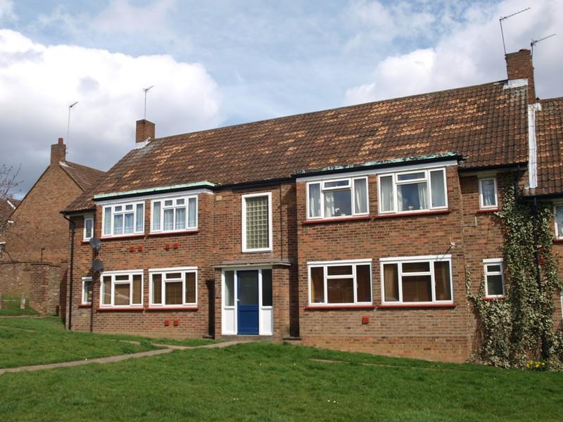 2 bedroom Ground Floor Flat to rent - Martyn Gerrard