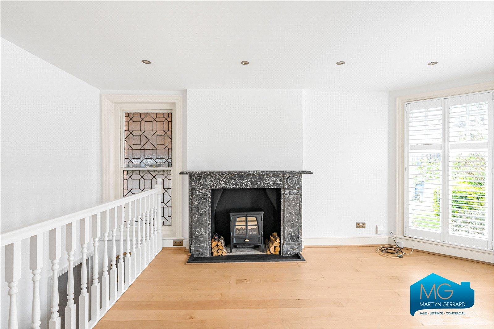 2 bedroom Ground Floor Flat to rent - Martyn Gerrard