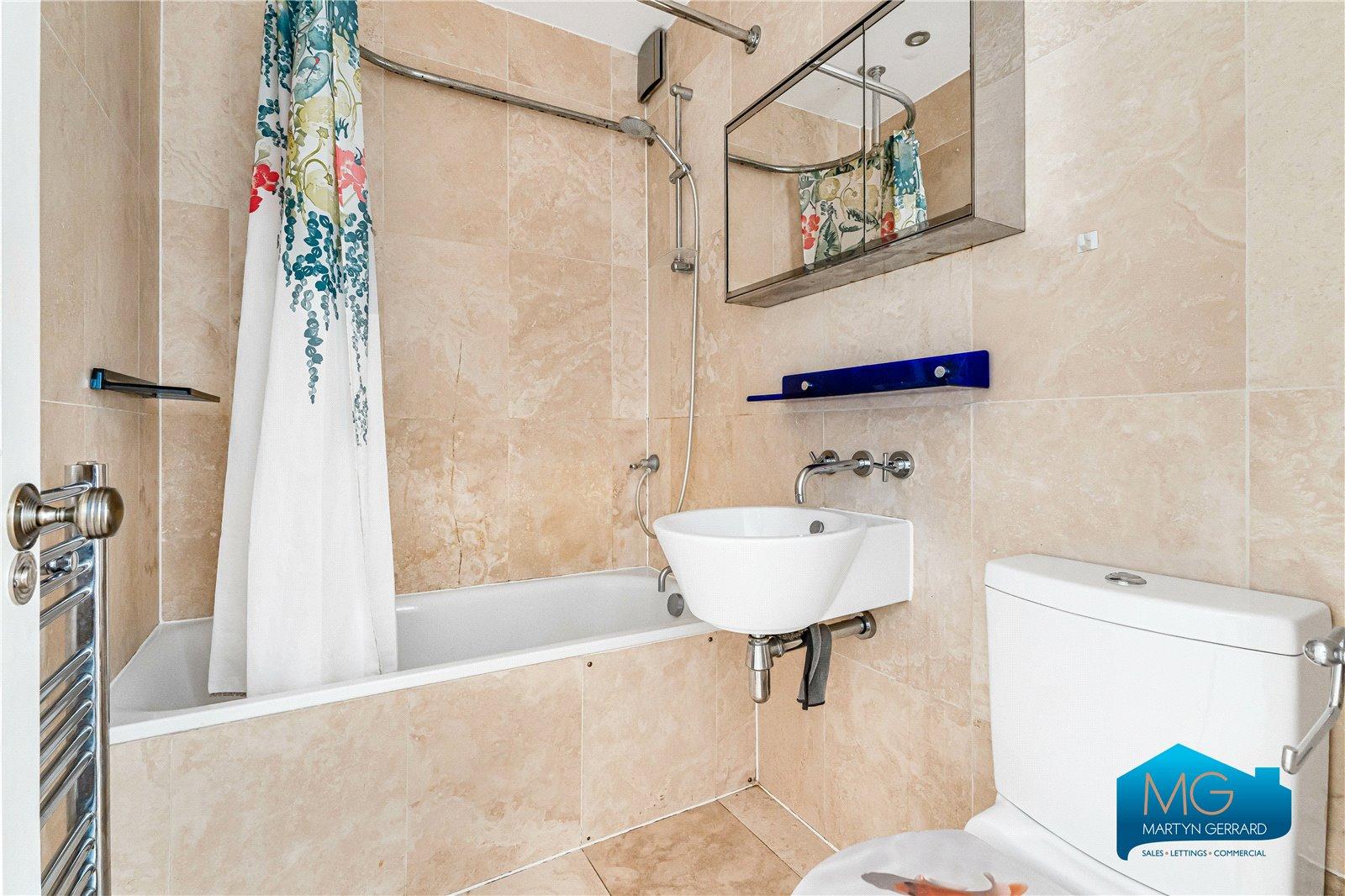 2 bedroom Ground Floor Flat to rent - Martyn Gerrard