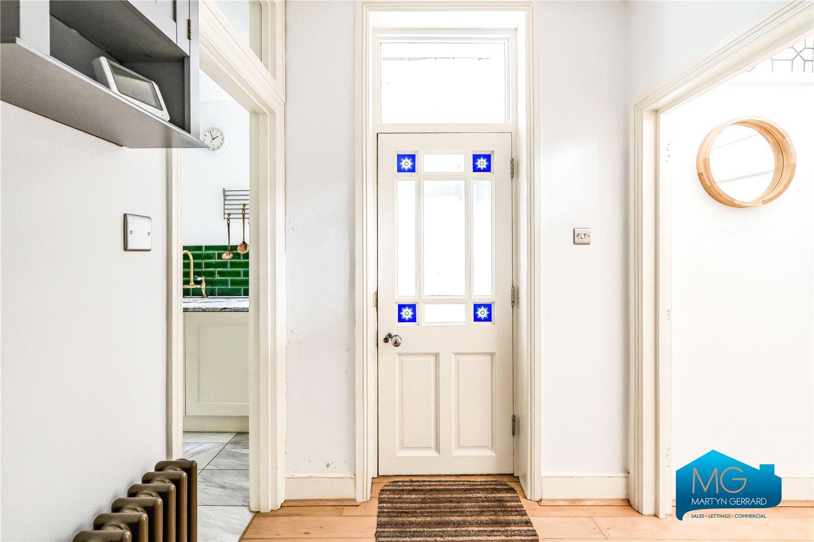 2 bedroom Ground Floor Flat to rent - Martyn Gerrard