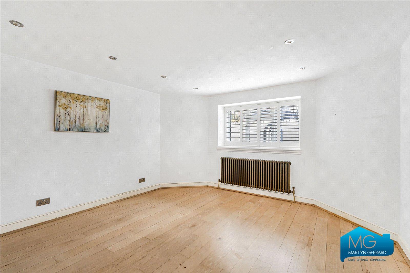 2 bedroom Ground Floor Flat to rent - Martyn Gerrard