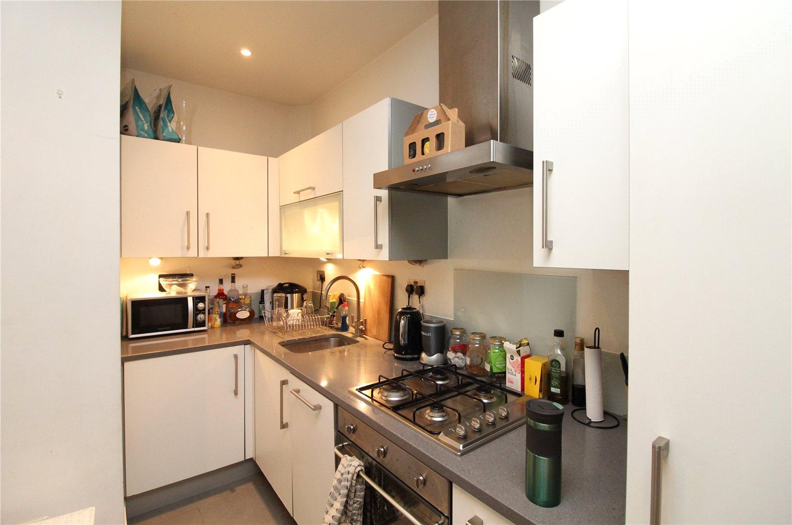 1 bedroom Ground Floor Flat to rent - Martyn Gerrard