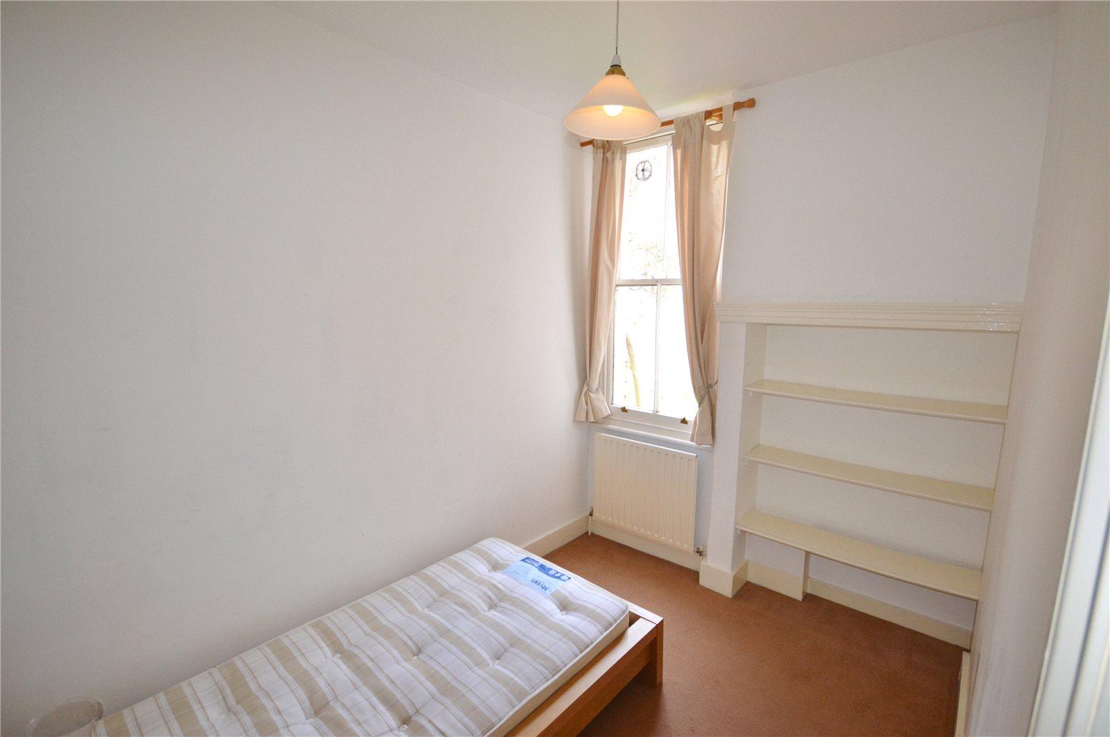 2 bedroom Ground Floor Flat to rent - Martyn Gerrard
