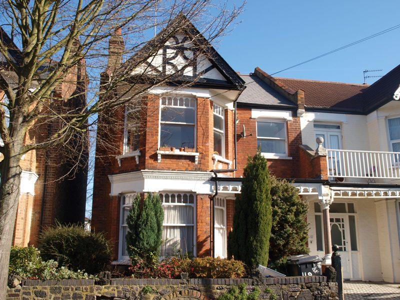 2 bedroom Ground Floor Flat to rent - Martyn Gerrard