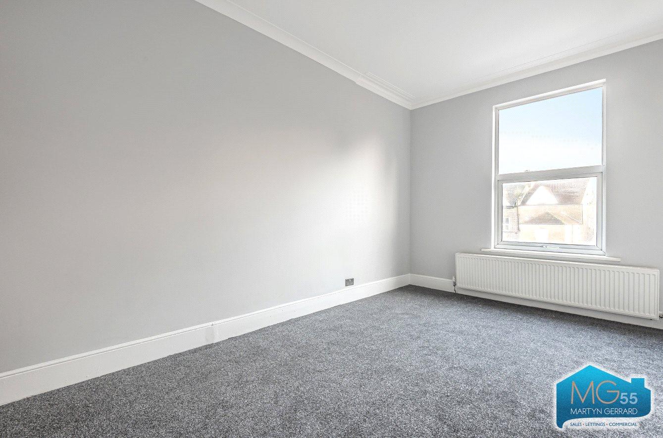 2 bedroom Apartment to rent - Martyn Gerrard
