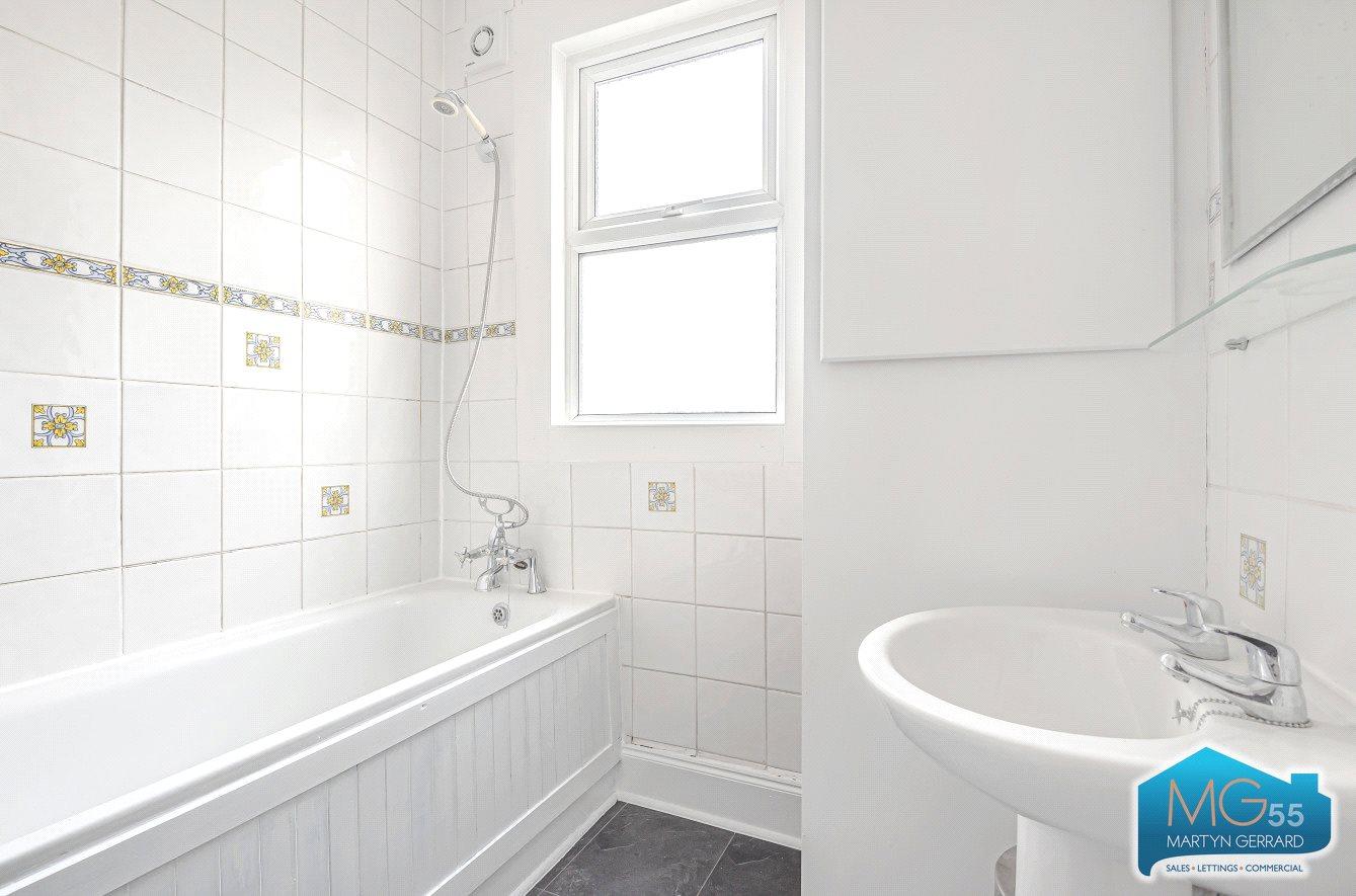 2 bedroom Apartment to rent - Martyn Gerrard