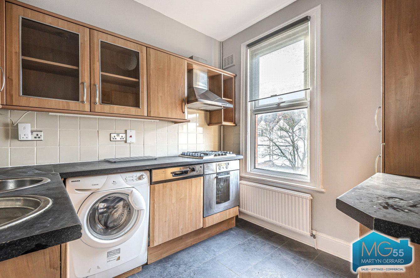2 bedroom Apartment to rent - Martyn Gerrard