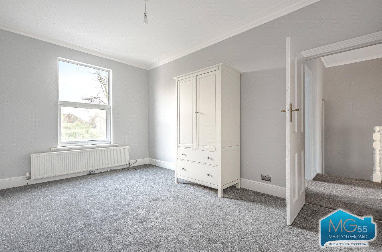 2 bedroom Apartment to rent - Martyn Gerrard