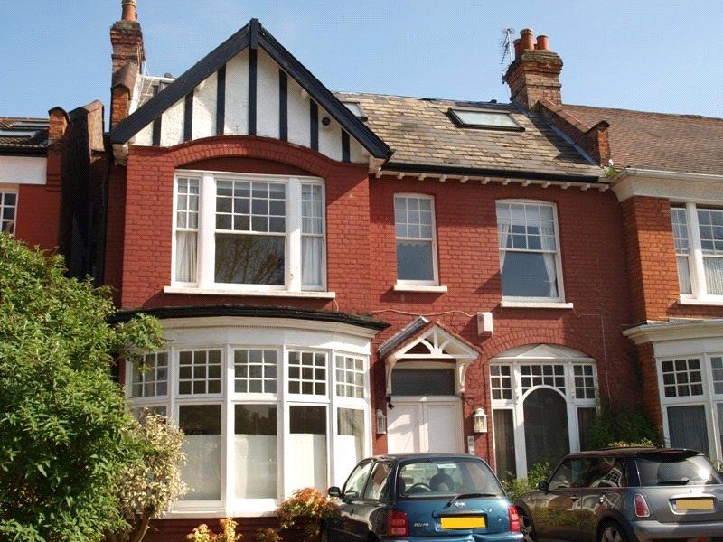 3 bedroom Apartment to rent - Martyn Gerrard