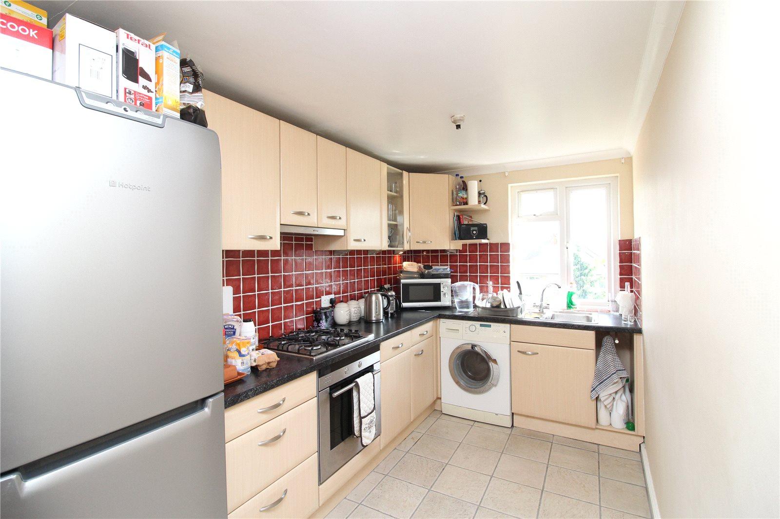 3 bedroom Apartment to rent - Martyn Gerrard