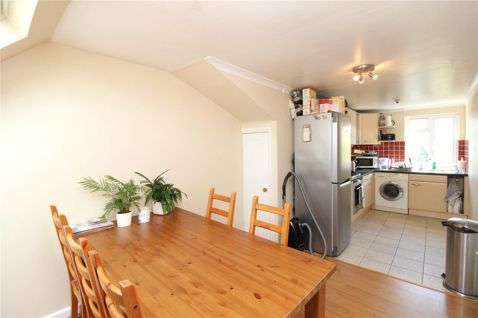 3 bedroom Apartment to rent + ' - Martyn Gerrard