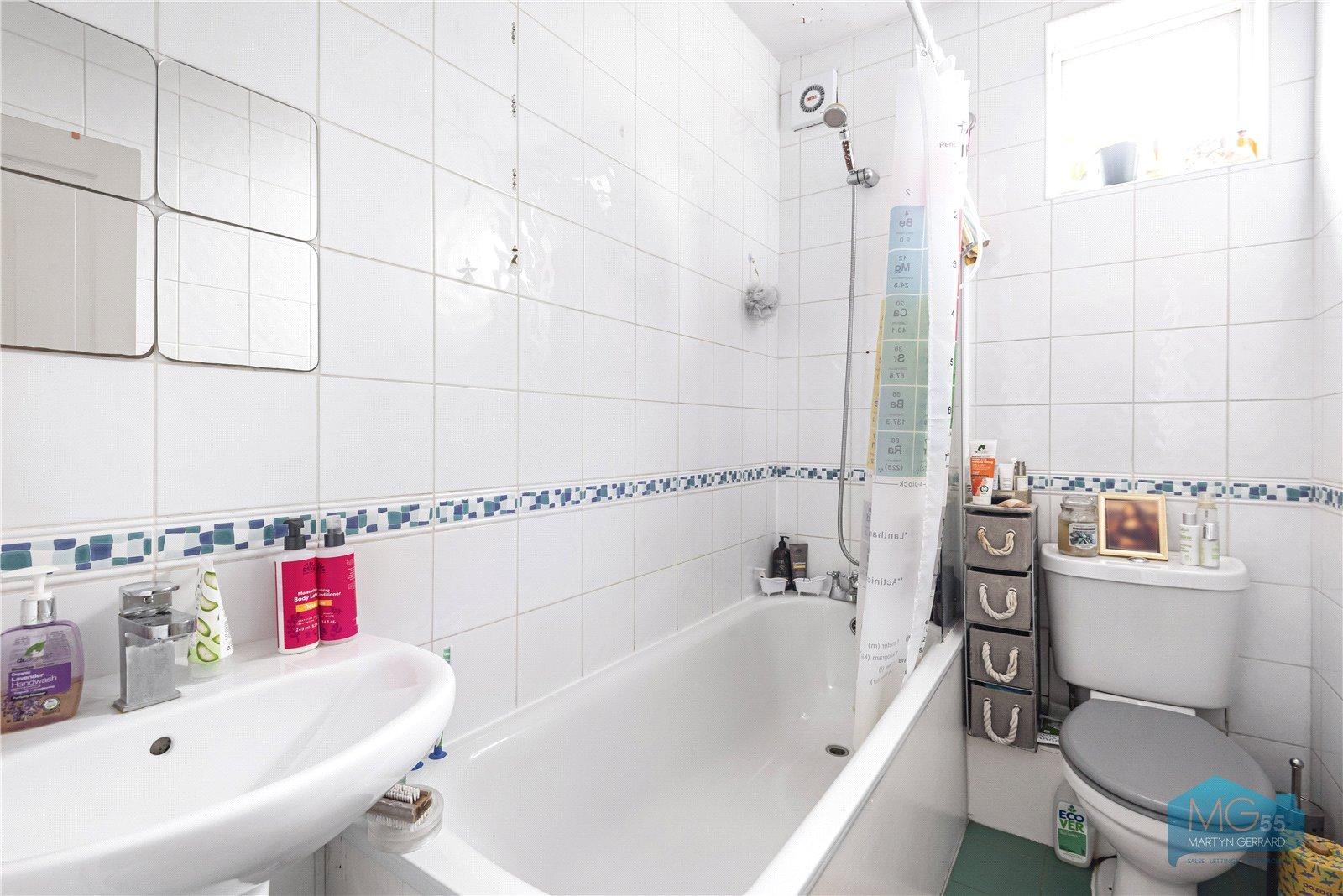 2 bedroom Apartment to rent - Martyn Gerrard