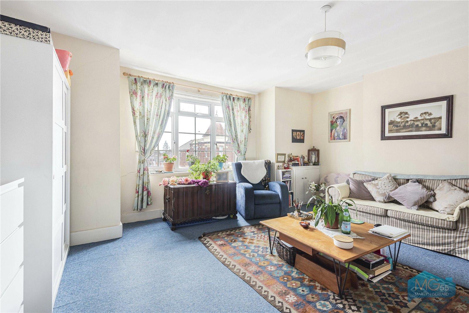 2 bedroom Apartment to rent - Martyn Gerrard