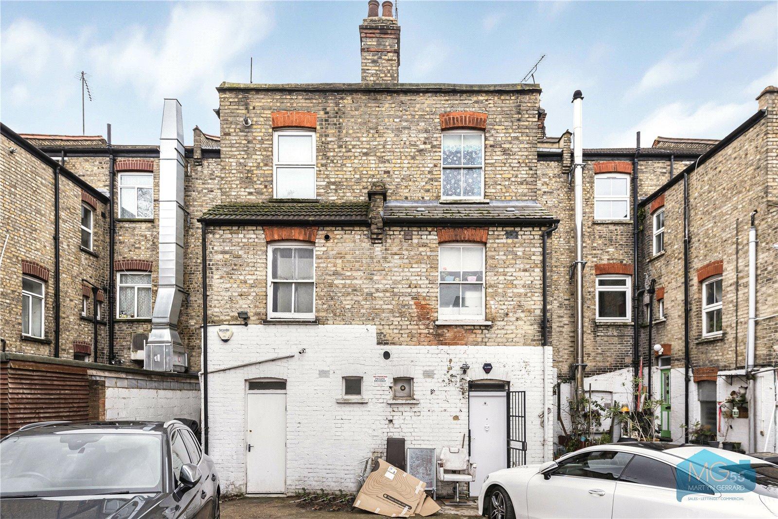 2 bedroom Apartment to rent - Martyn Gerrard