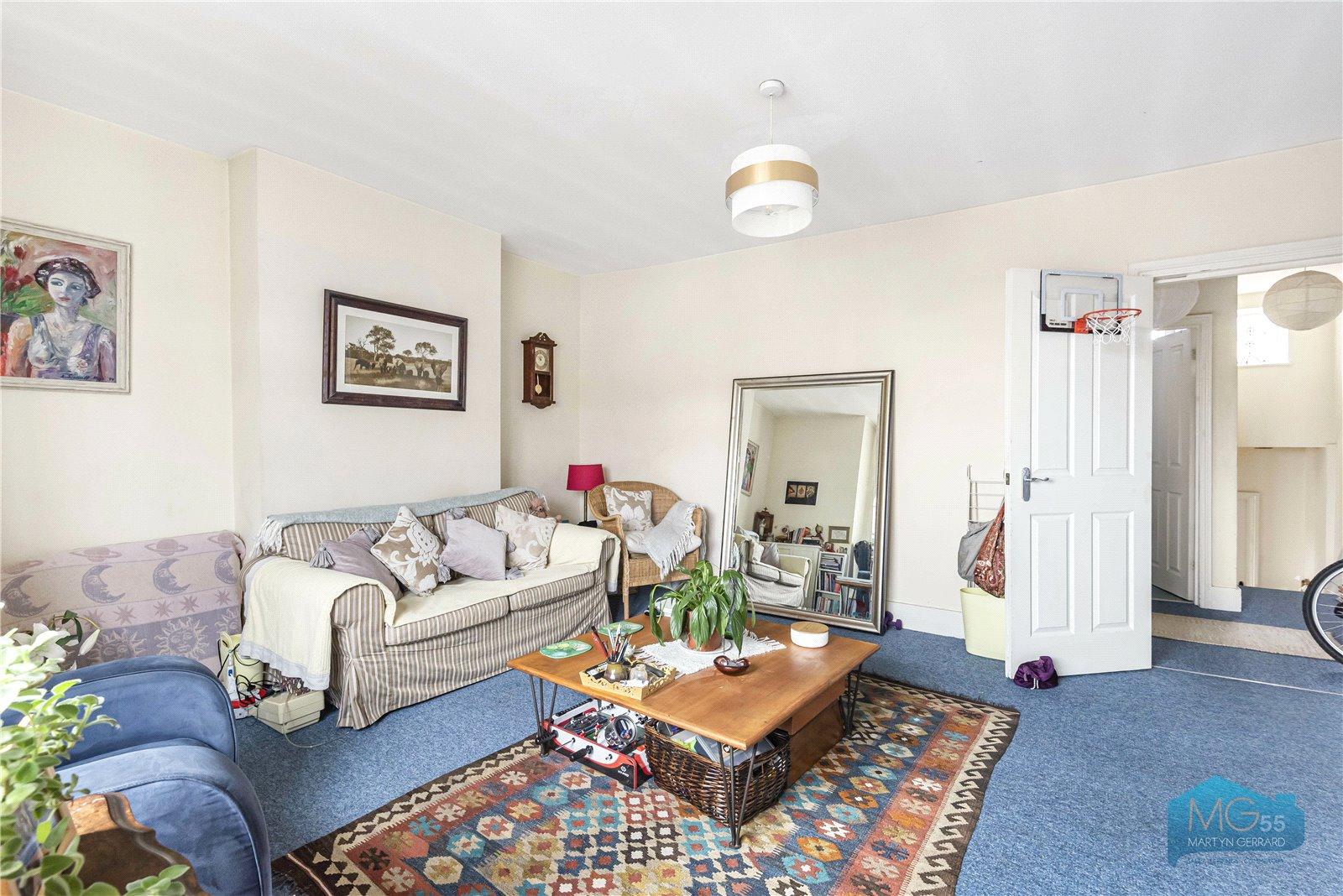 2 bedroom Apartment to rent - Martyn Gerrard