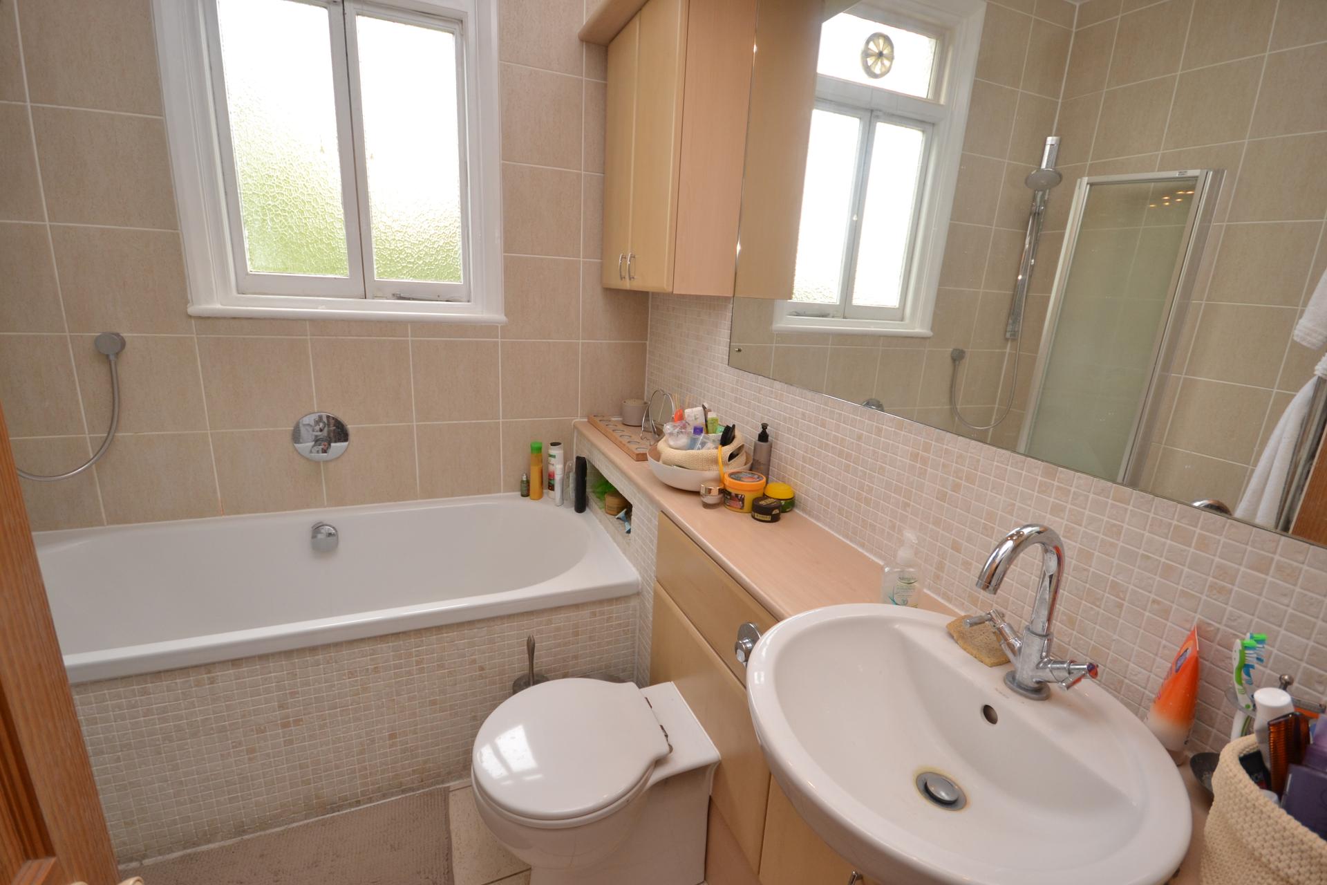 4 bedroom Terraced House to rent + ' - Martyn Gerrard