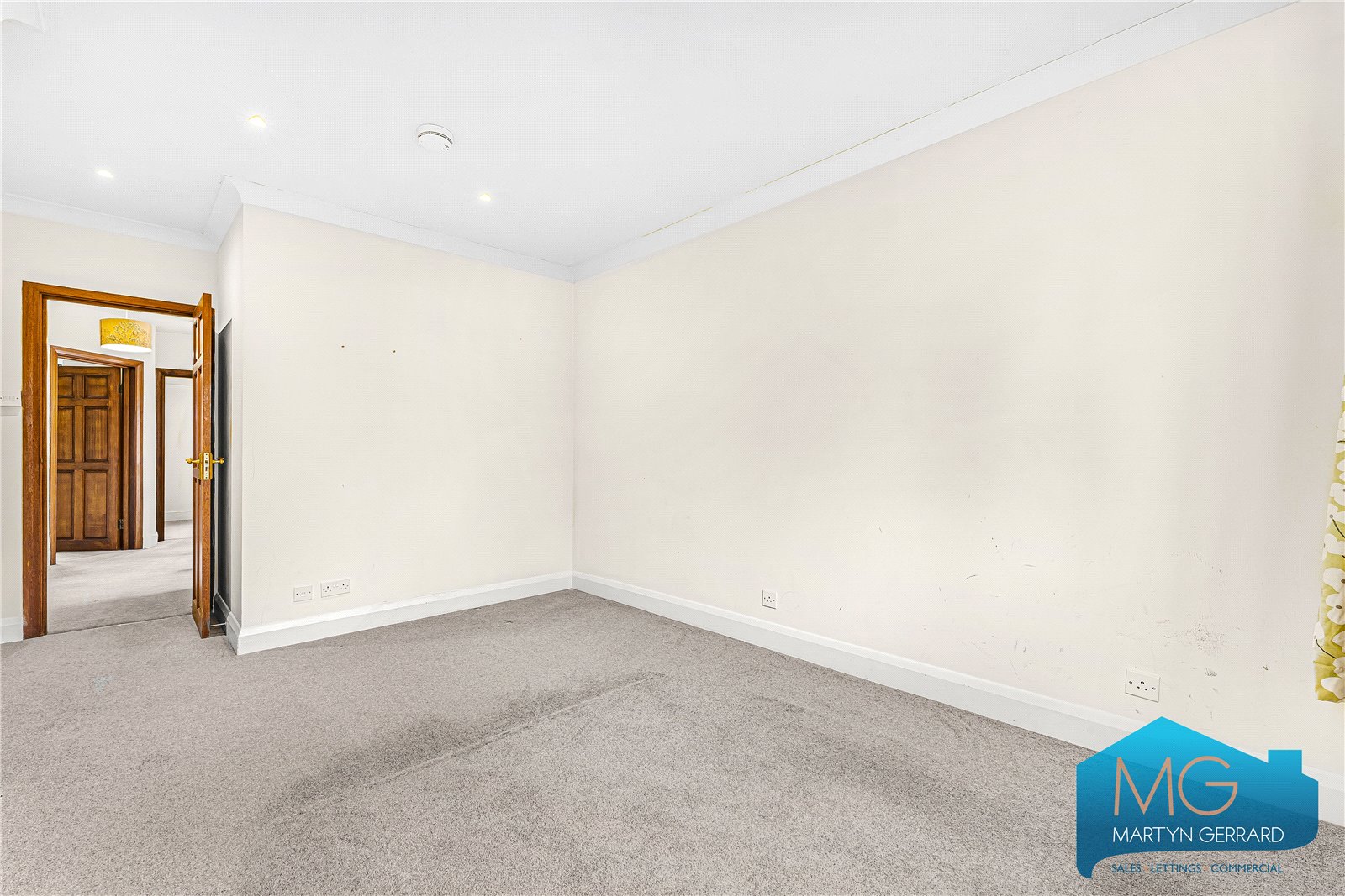 4 bedroom Semi-Detached House for sale - Martyn Gerrard