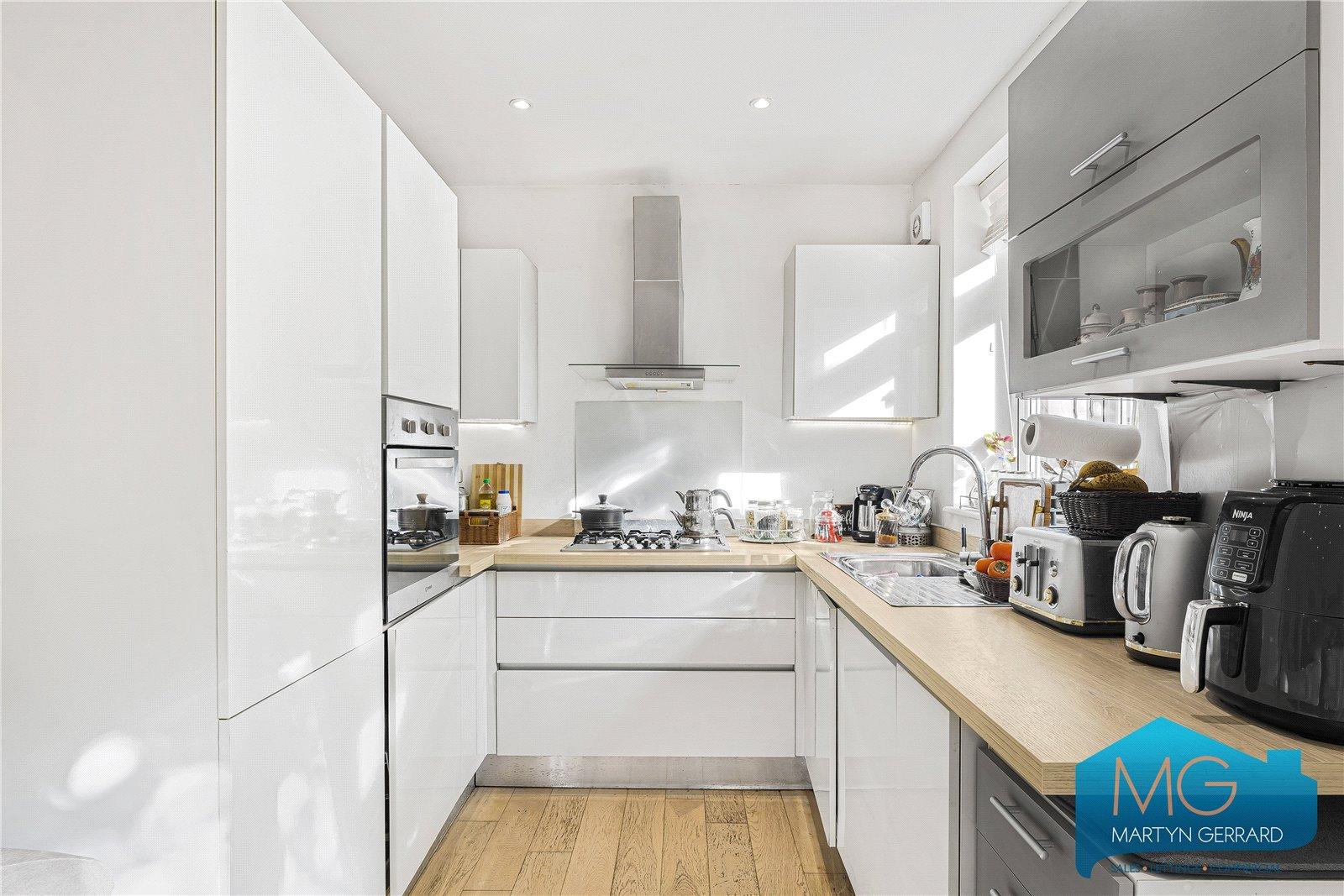 2 bedroom Ground Floor Flat for sale - Martyn Gerrard