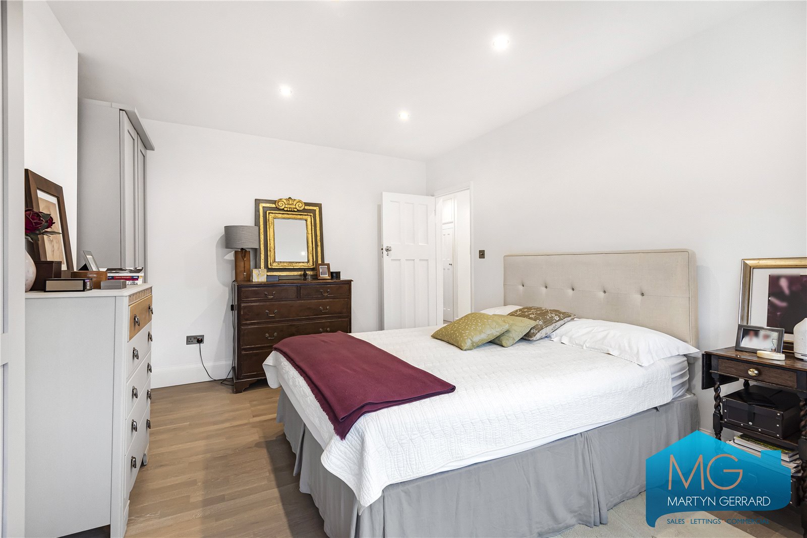 3 bedroom Terraced House for sale - Martyn Gerrard