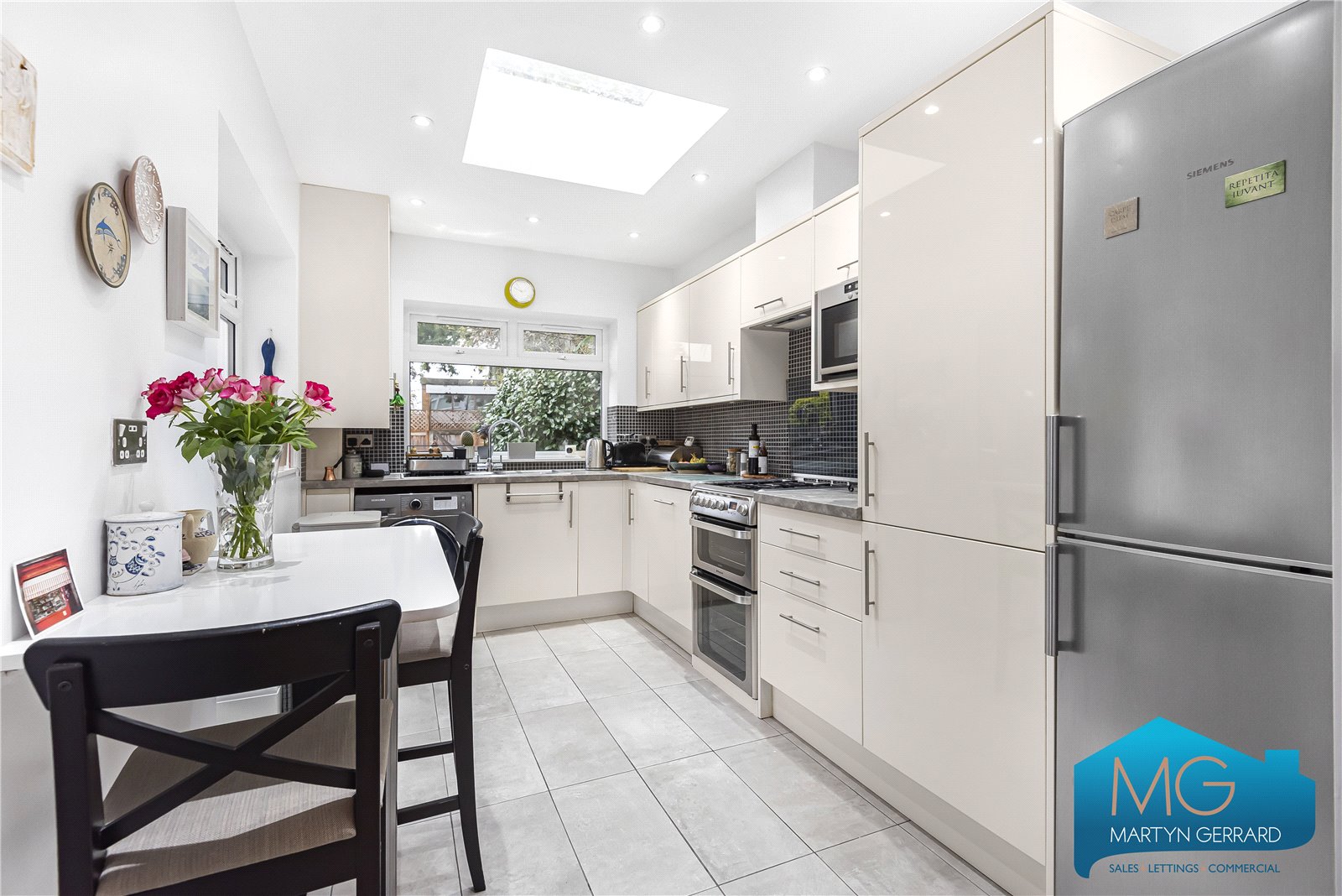3 bedroom Terraced House for sale - Martyn Gerrard