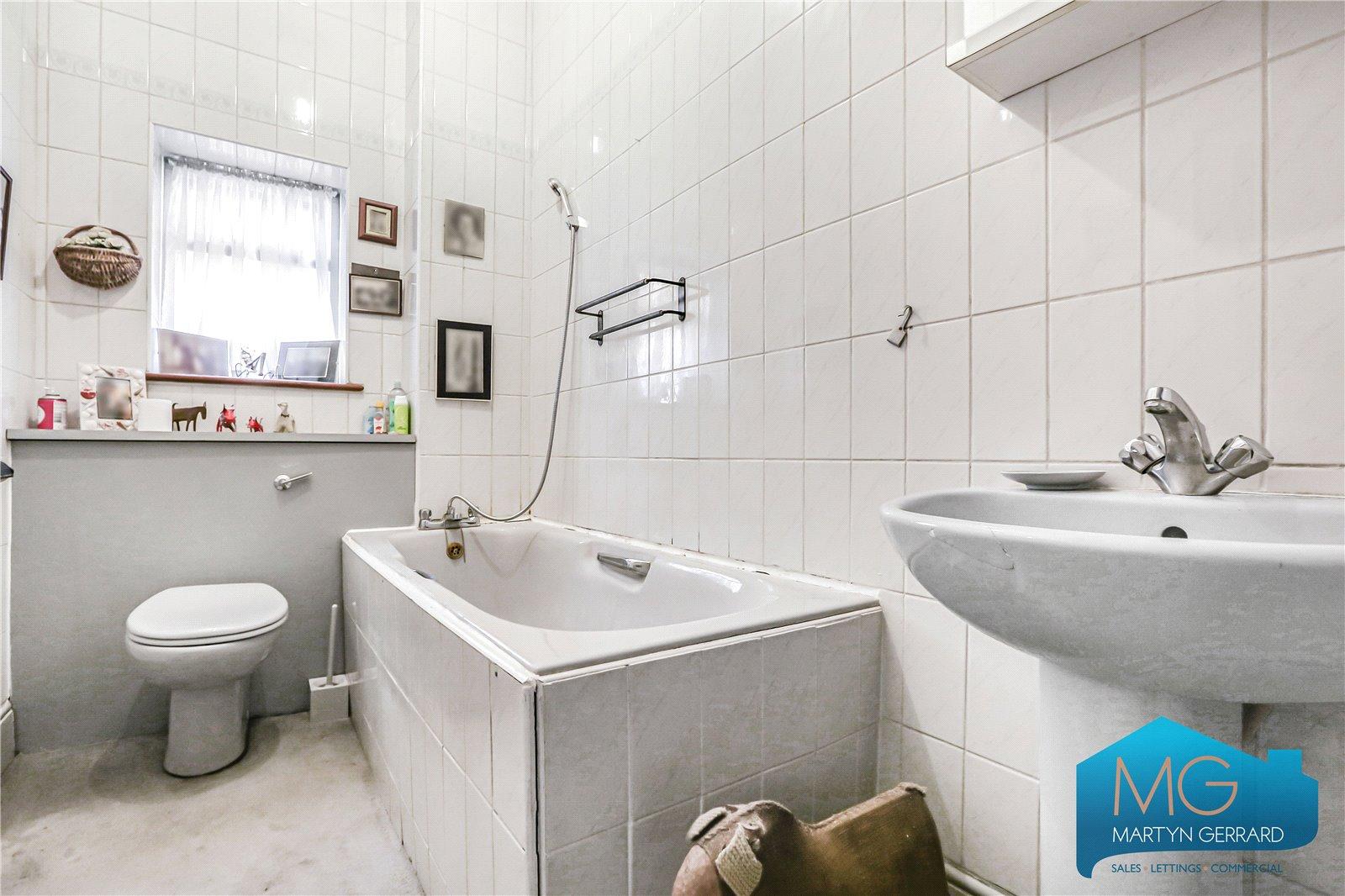 2 bedroom Ground Floor Flat for sale - Martyn Gerrard