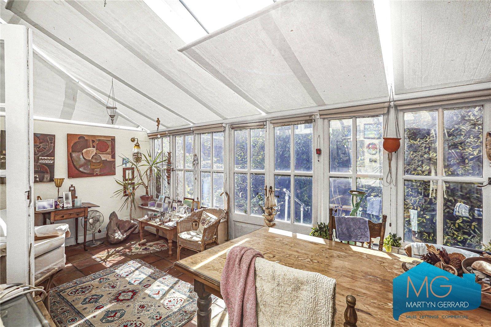 2 bedroom Ground Floor Flat for sale - Martyn Gerrard