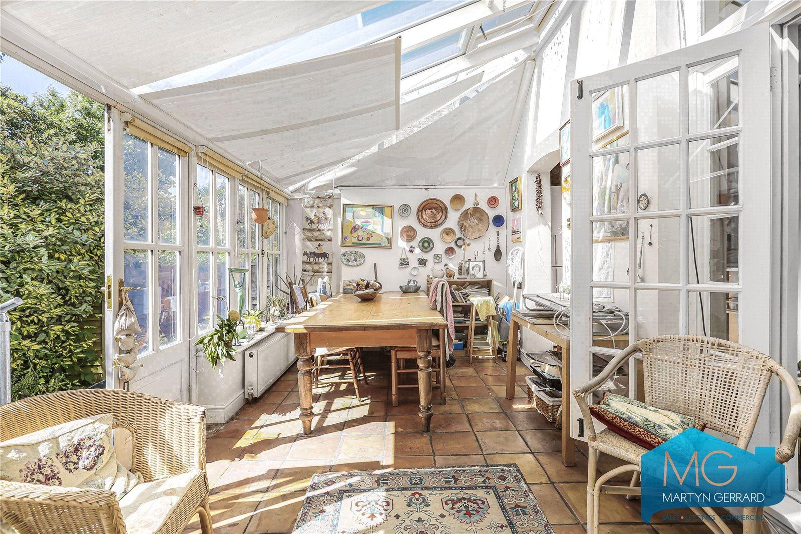 2 bedroom Ground Floor Flat for sale - Martyn Gerrard