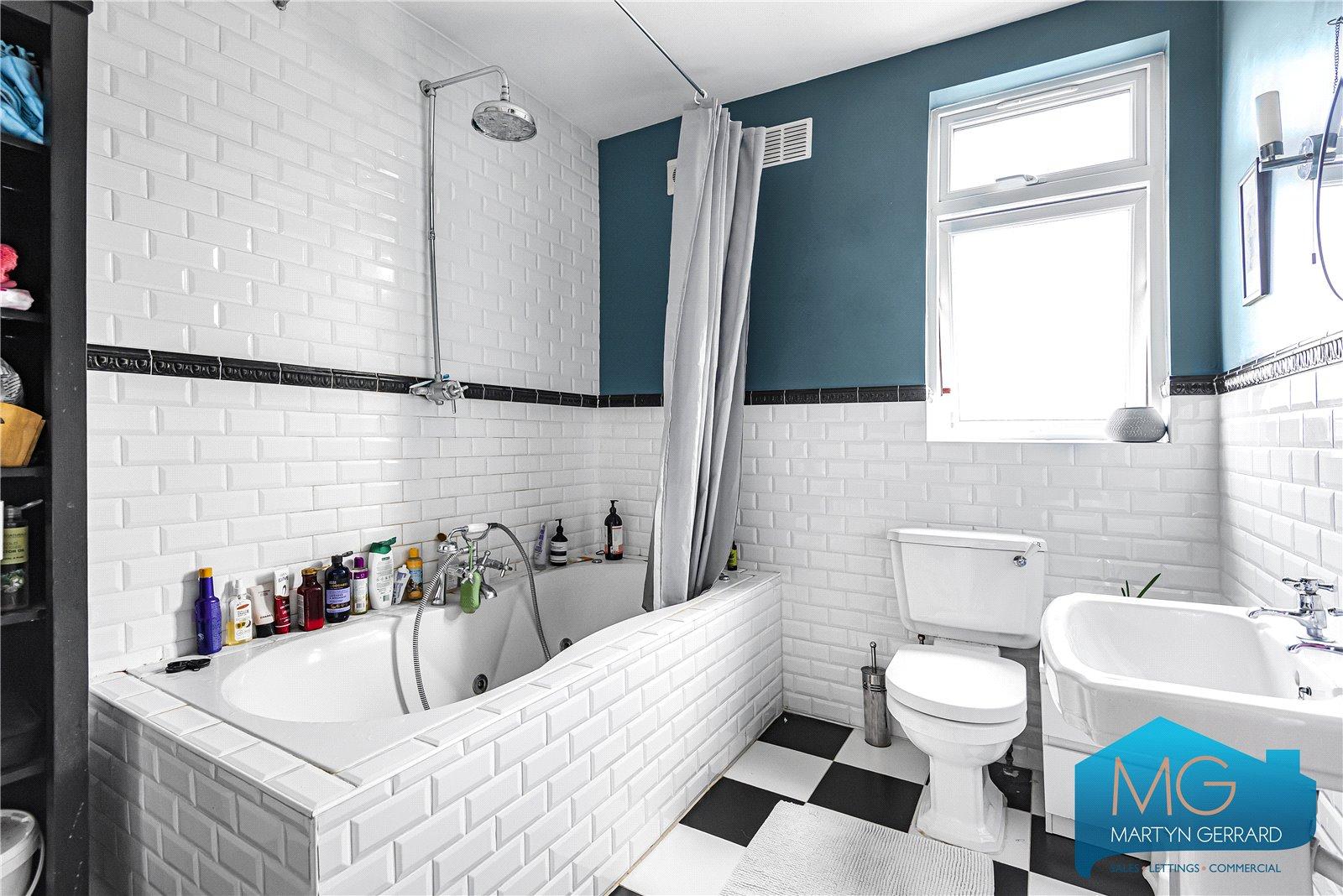3 bedroom End of Terrace House for sale - Martyn Gerrard