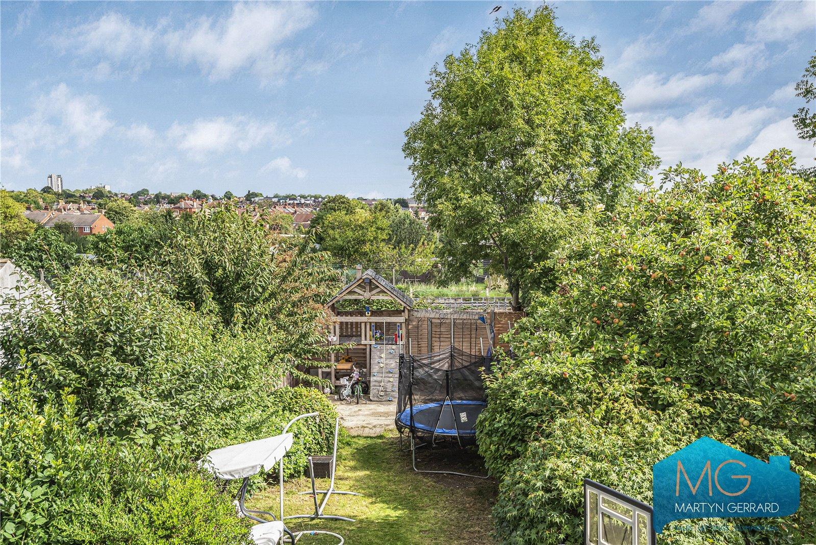 3 bedroom End of Terrace House for sale - Martyn Gerrard