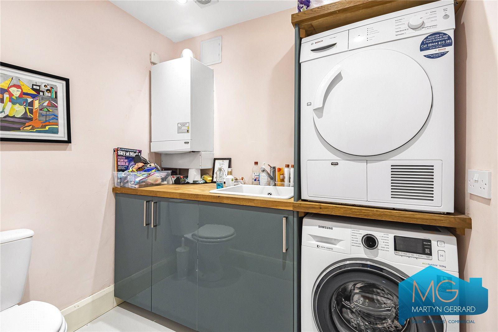3 bedroom End of Terrace House for sale - Martyn Gerrard
