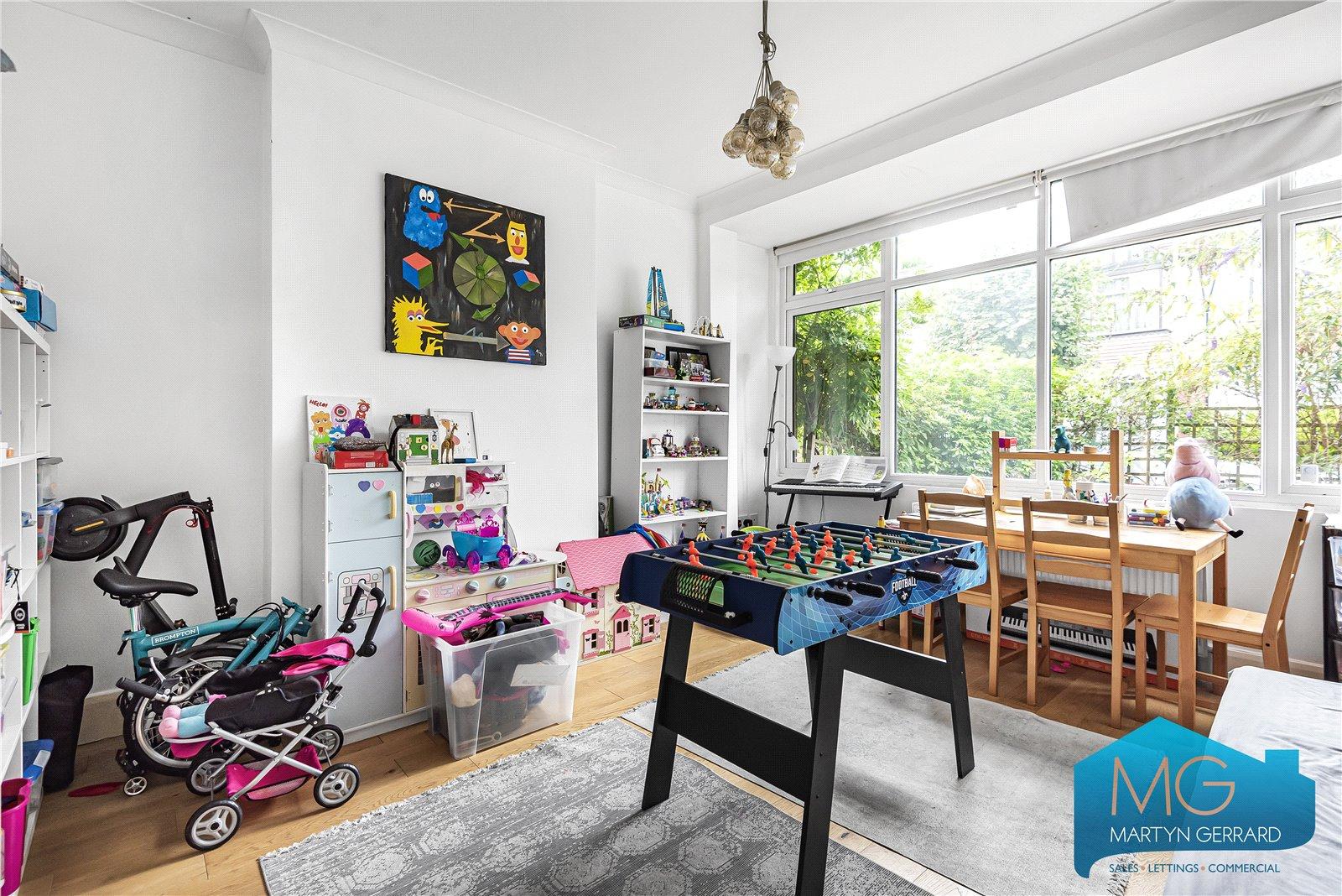 3 bedroom End of Terrace House for sale - Martyn Gerrard