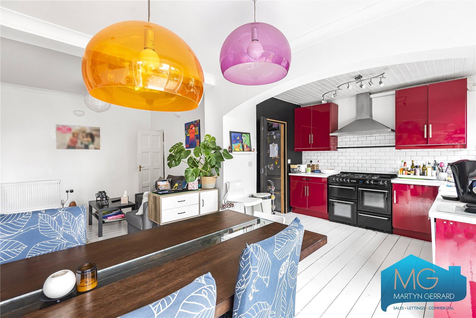 3 bedroom End of Terrace House for sale - Martyn Gerrard