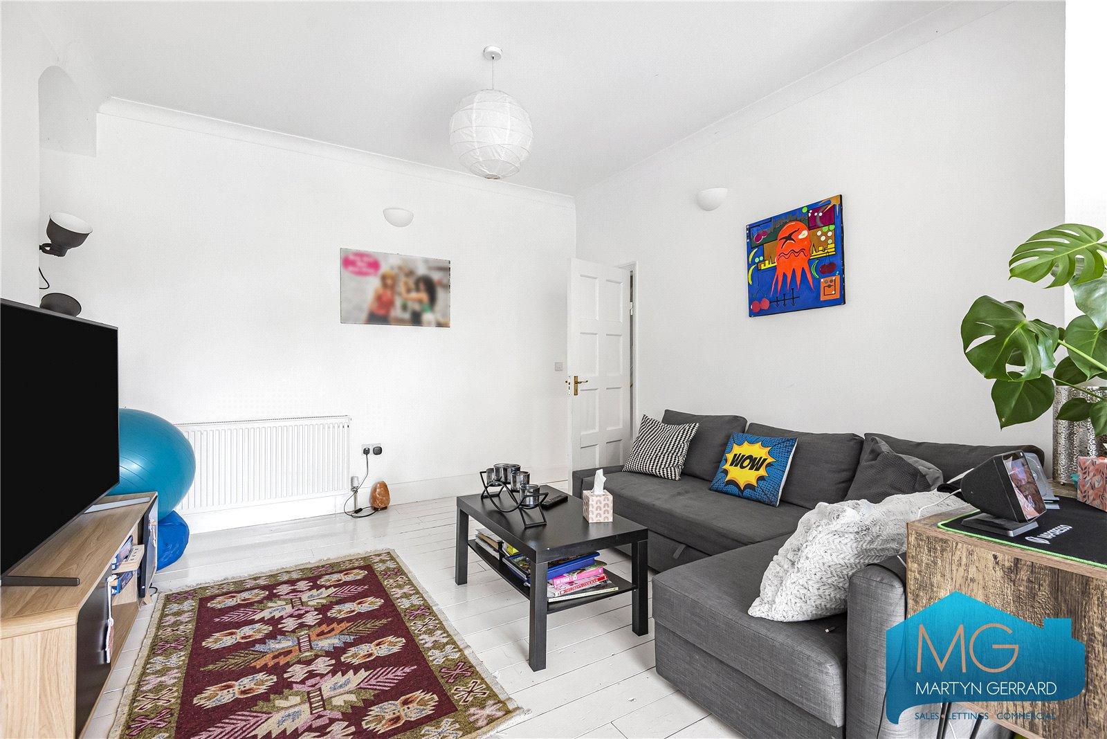 3 bedroom End of Terrace House for sale - Martyn Gerrard