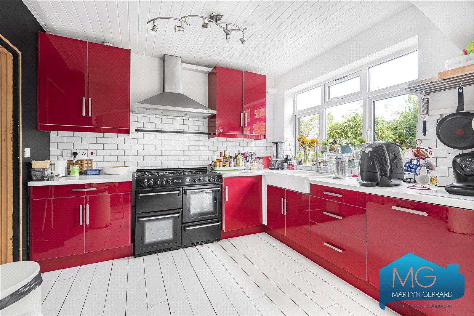 3 bedroom End of Terrace House for sale - Martyn Gerrard