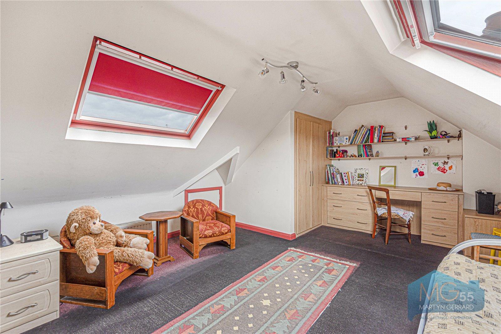 4 bedroom Semi-Detached House for sale - Martyn Gerrard