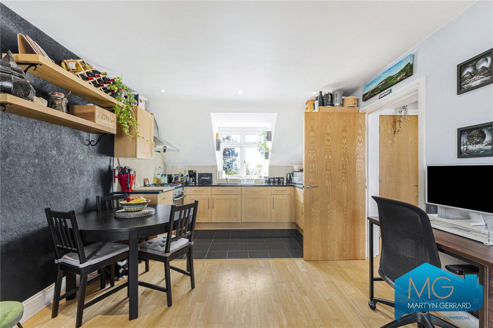 1 bedroom Apartment for sale - Martyn Gerrard