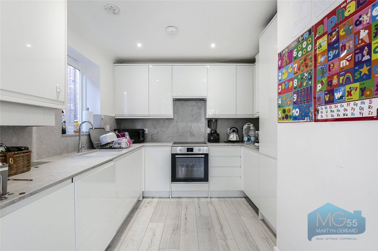 2 bedroom Apartment to rent - Martyn Gerrard