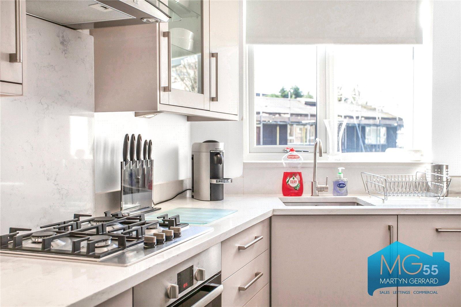3 bedroom Apartment to rent - Martyn Gerrard
