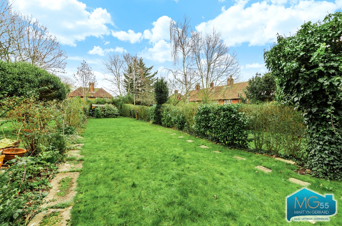 2 bedroom Semi-Detached House to rent - Martyn Gerrard