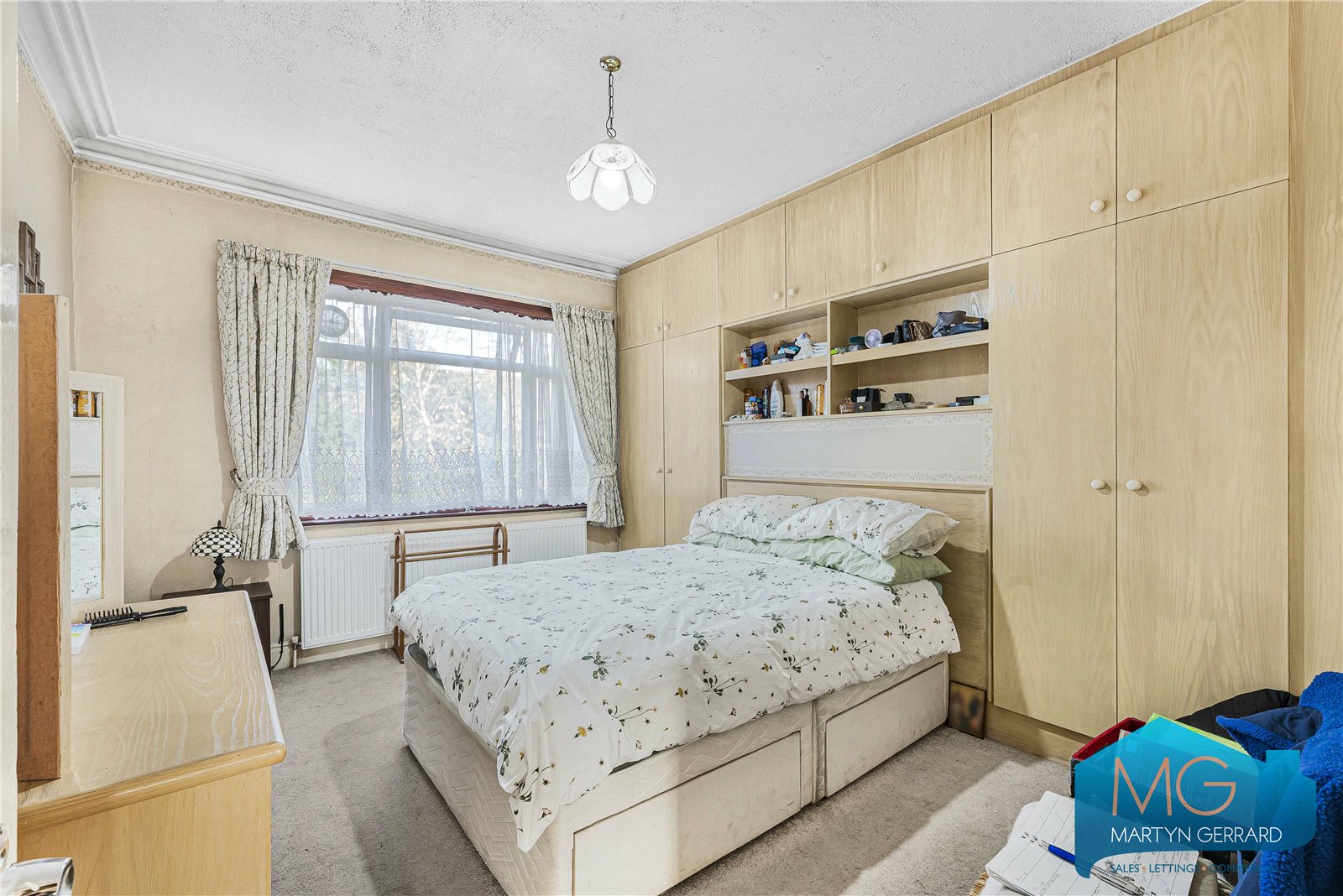Park Crescent, Finchley Central, London, N3+  - Martyn Gerrard