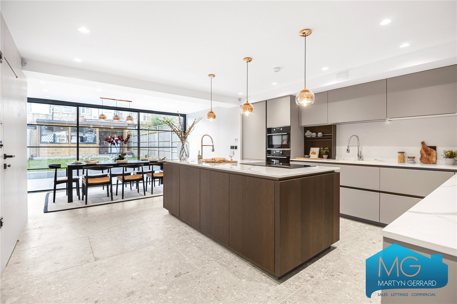 Queens Avenue, Finchley Central, London, N3+  - Martyn Gerrard