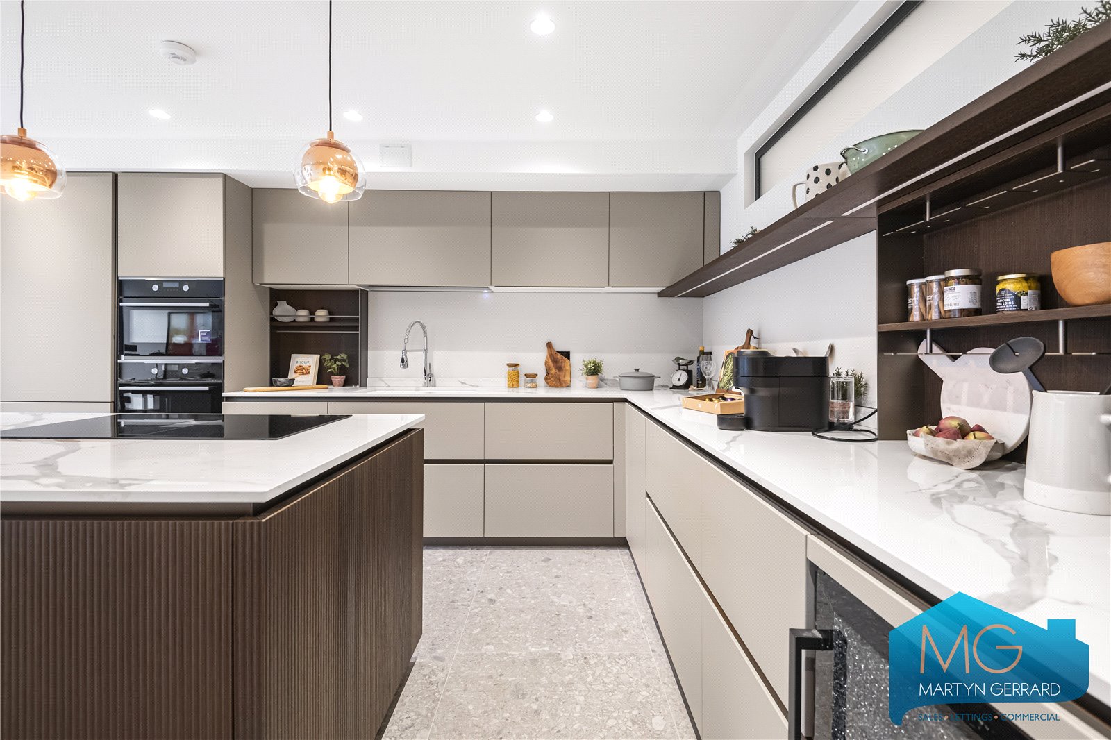 4 bedroom Terraced House for sale - Martyn Gerrard