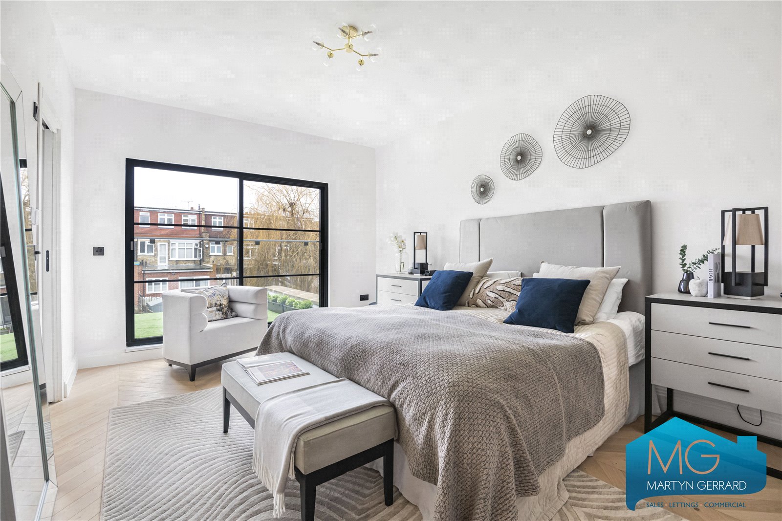 Queens Avenue, Finchley Central, London, N3+  - Martyn Gerrard