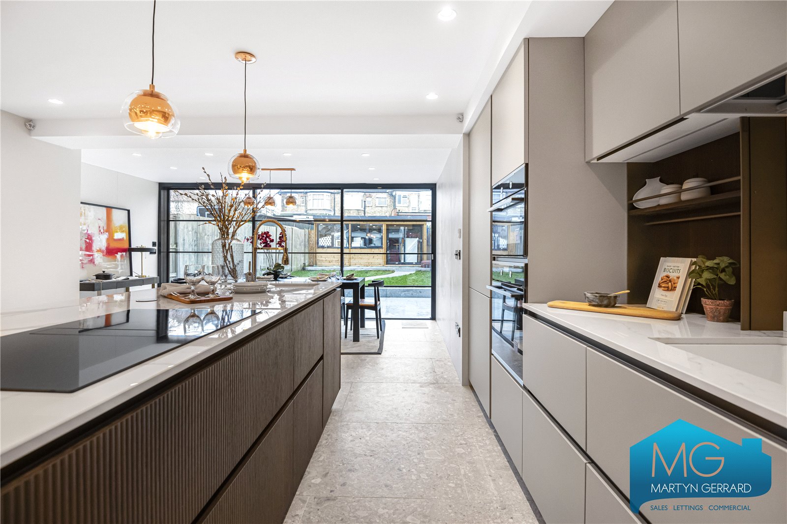 4 bedroom Terraced House for sale - Martyn Gerrard