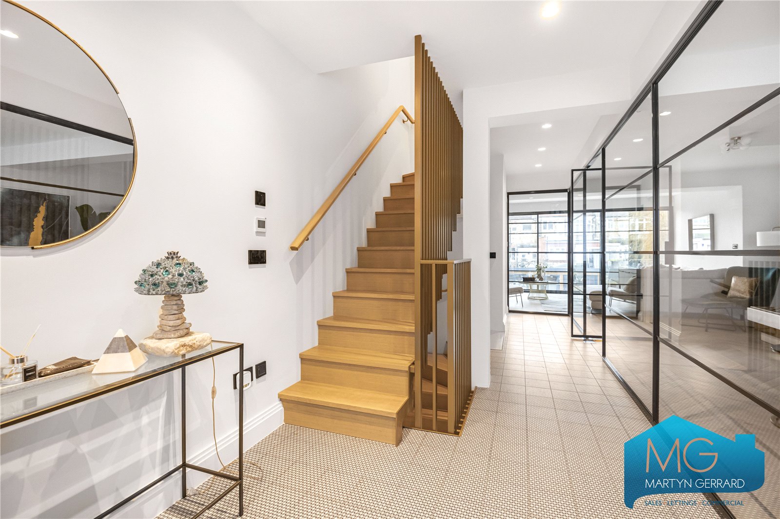 Queens Avenue, Finchley Central, London, N3+  - Martyn Gerrard
