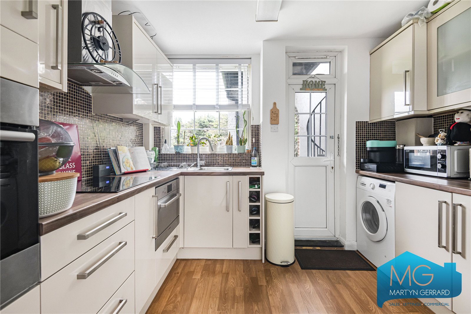 2 bedroom Apartment for sale - Martyn Gerrard