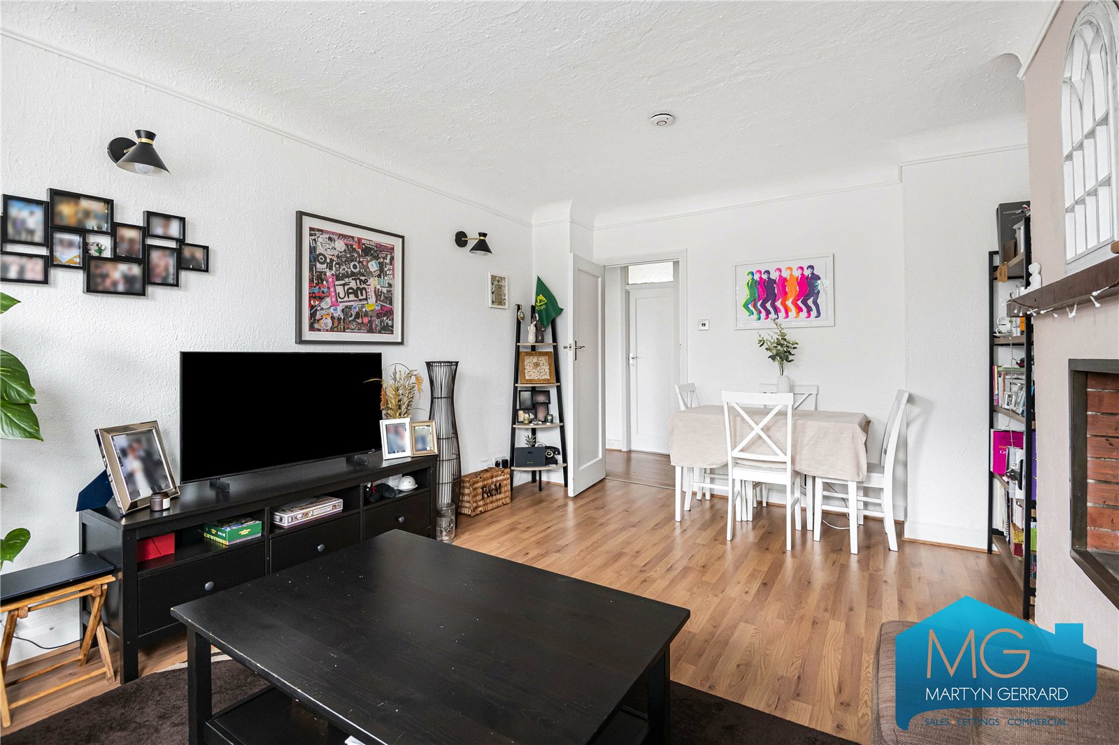 2 bedroom Apartment for sale - Martyn Gerrard